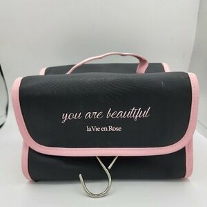 La Vie en Rose toiletries case